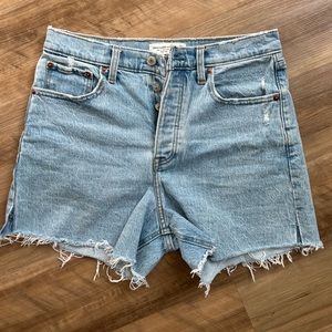 Abercrombie High Rise 4 inch Dad Shorts Size 29/8